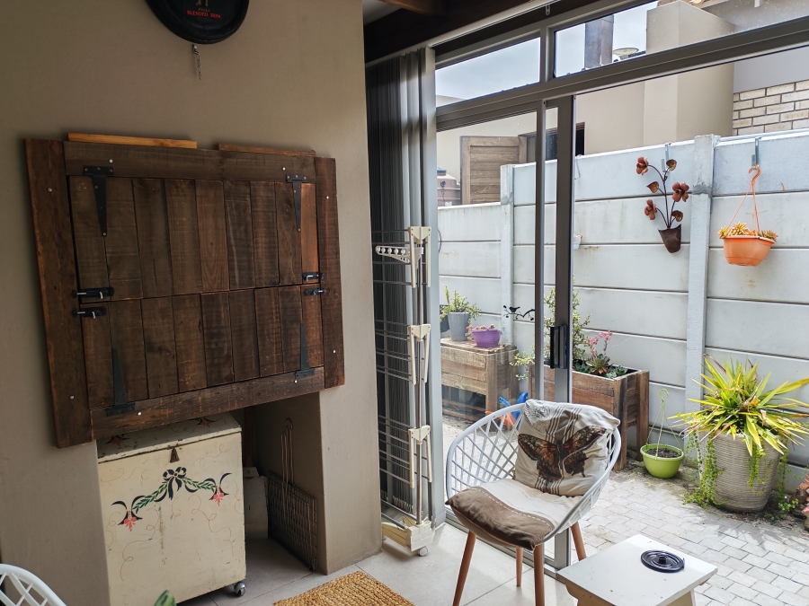 3 Bedroom Property for Sale in Mooikloof Country Estate Western Cape